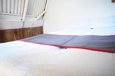 Hotell Collection O 93000 Karona Berg Homestay & Cafe