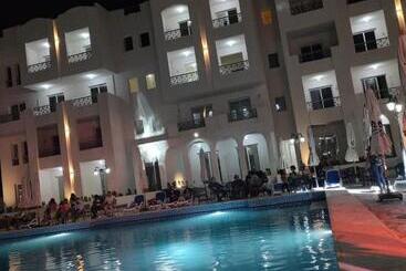 شاليه مميز بمنتجع سانتوريني