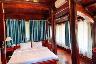 هتل Jun S Home