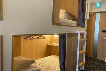 カプセルホテル Jakotelplus Nanba Male Only Dormitory