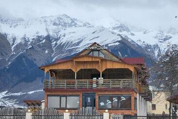 هتل Riverside Mestia