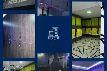 هتل کپسول Crypto Hostel