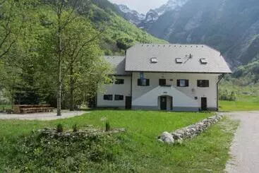 هاستل Pus Bavšica