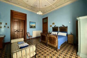 פנסיון Casa Blu