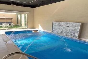 Resort شاليهات الفردوس الفندقية