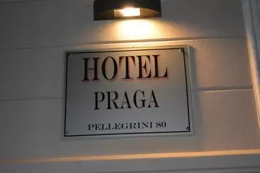 ホテル Praga