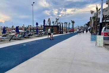 Sunrise Hotel Cameria