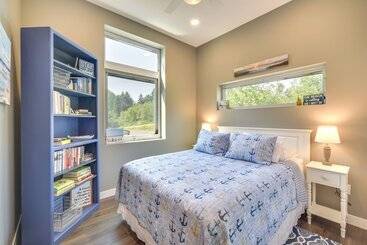 بيت ريفى Cozy Cornucopia Retreat W/ Fire Pit & Grill!