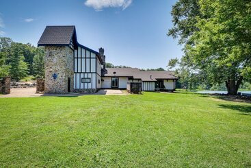 Landhus Missouri Castle W/ Private Lake, Pool & 100 Acres!