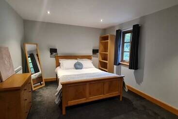 Pensione Woodview House And Spa