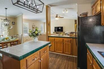 Vakantiehuisje Secluded Rural Home In Normangee!