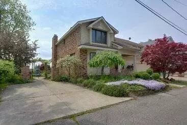 Mökkimajoitus Waterfront Luna Pier Home 14 Mi To Downtown Toledo