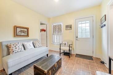 קוטג'' Wolcottville Farmhouse: 18 Mi To Shipshewana