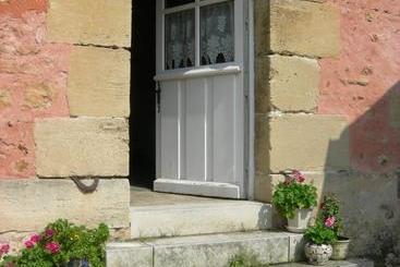 تختخواب و صبحانه La Ferme Rose