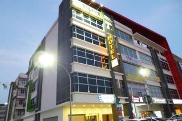 9 Square Hotel   Bangi