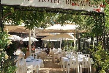 Hotel Restaurant Les Pins