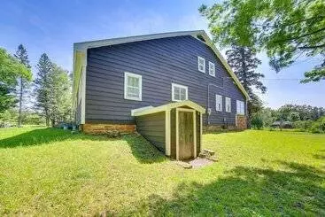 1 Mi To Lake Superior: Cottage W/ Sauna & Rec Room