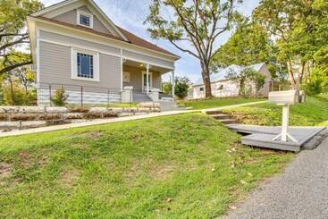 Mökkimajoitus Charming Cotter Vacation Rental, Walk To River!