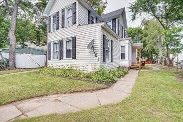 Quinta ou Casa Rural Charming Glens Falls Retreat Near Downtown!