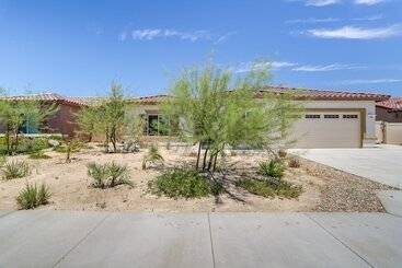 Mökkimajoitus Desert Hot Springs Gem: Saltwater Pool & Mtn Views