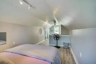 Mökkimajoitus Minneapolis Home: Mins From Us Bank Stadium & More