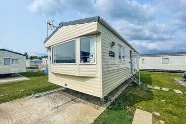 6 Berth Holiday Home At Seawick Holiday Park
