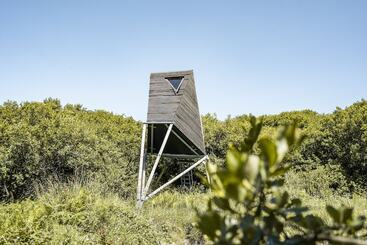 Сельский дом K4 Kudhva Treehouse Cabin With Sea View