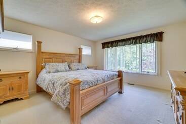 Сельский дом Pennsylvania Retreat W/ Sauna, Pool Table & Deck!