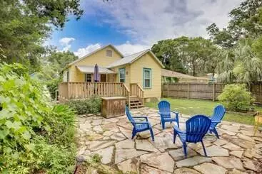 Mökkimajoitus Pet Friendly St Augustine Home: Steps To Downtown!