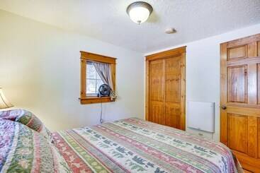 بيت ريفى Secluded Stonewall Cabin W/ Mountain View!