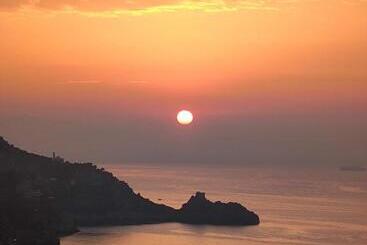 Хостел Holiday Double