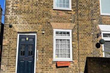 Residència Luxury Spacious 2 Bed House In Brentwood Essex