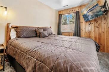 קוטג'' The Lost Boys Hideaway