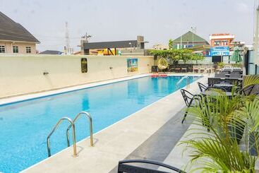 Garden Top Hotel Festac