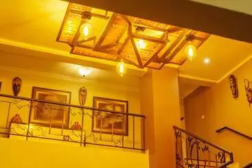 هتل Ezulwini Villa
