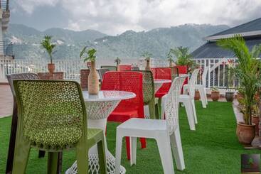 ホテル The Green Land Kasauli