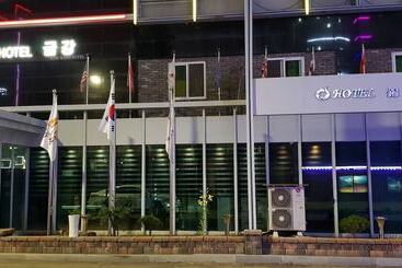 Motel Gongju Hotel Geumgang