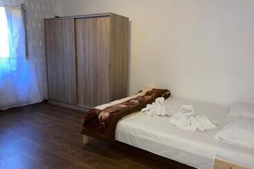 Pensão Zenith House