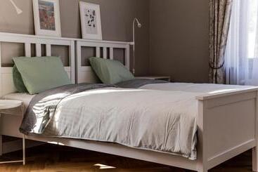 پانسیون Emily