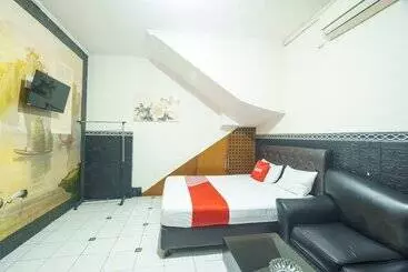Hotel Oyo 93132 Modom Homestay