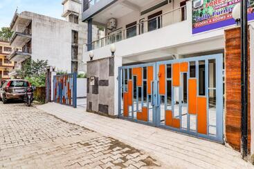 בית מלון כפרי Oyo Flagship Malsi Forest View Home Stay