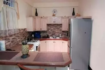 پانسیون Tyla Apartment