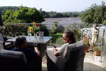 Bed and Breakfast Water Edge