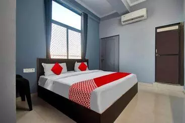 Hotel Grand Aana Inn