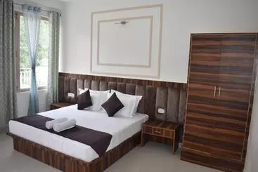 Chopta House Hotel And Restaurant