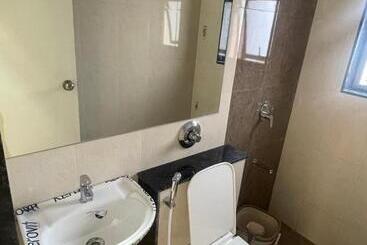 Hotel Empire Excutive