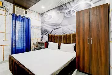 ホテル Rishu Homestay Lpu Law Gate For Students, Couples, Parents, Family And Travellers