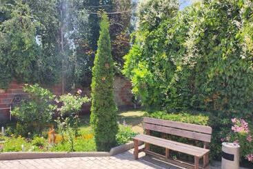 پانسیون уютный дворик чолпон ата