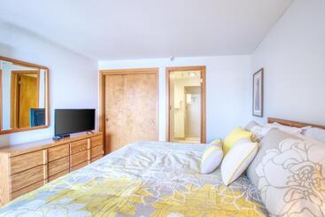 בית מלון כפרי Marina Place Condominiums