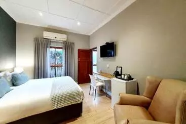 پانسیون Two Fat Owls Guesthouse